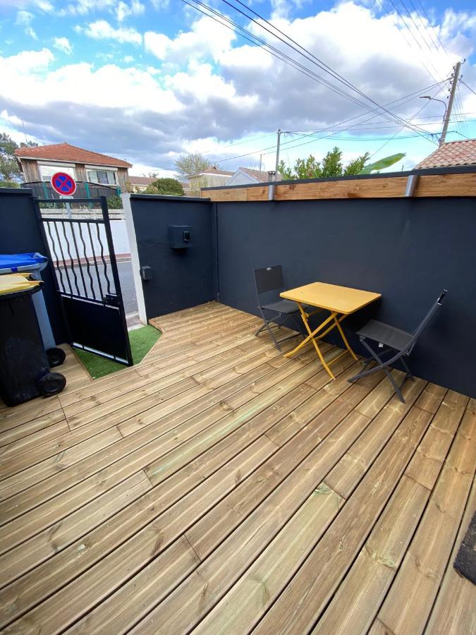 Chez James Gujan-Mestras Luaran gambar
