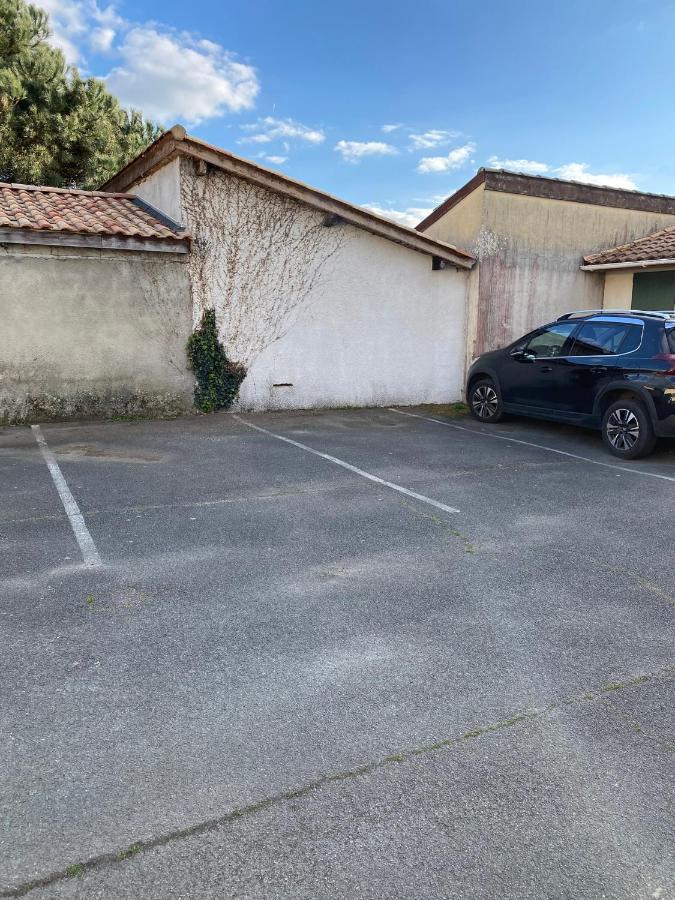 Chez James Gujan-Mestras Luaran gambar